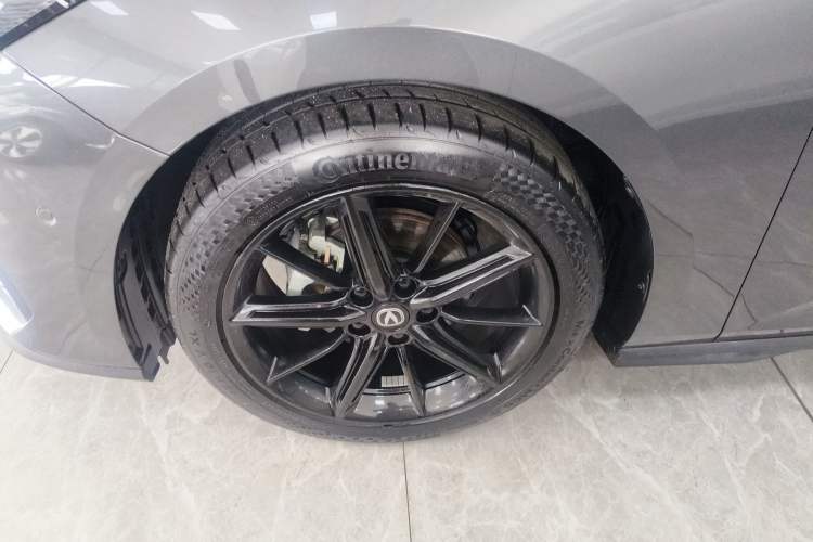 Used CHANGAN UNI-V 2023 1.5T Smart Navigation Version Exterior 4