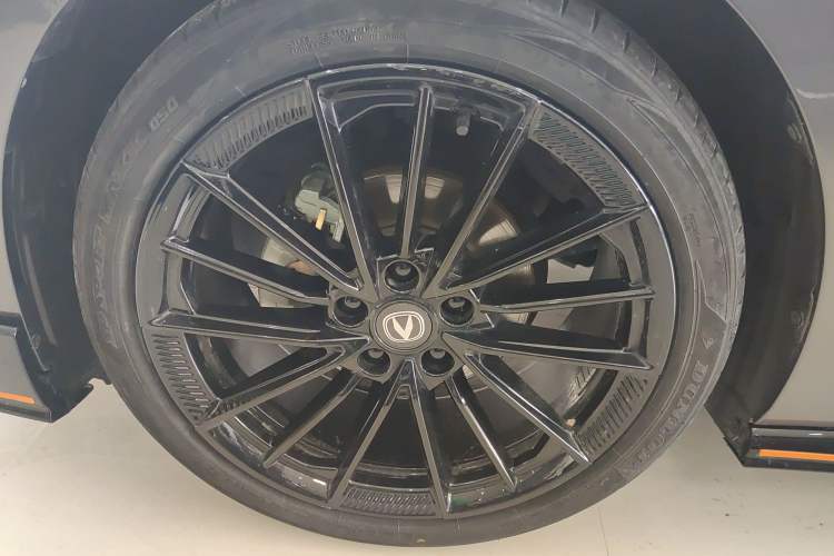 Used CHANGAN UNI-V 2023 1.5T Sport Edition Exterior 4