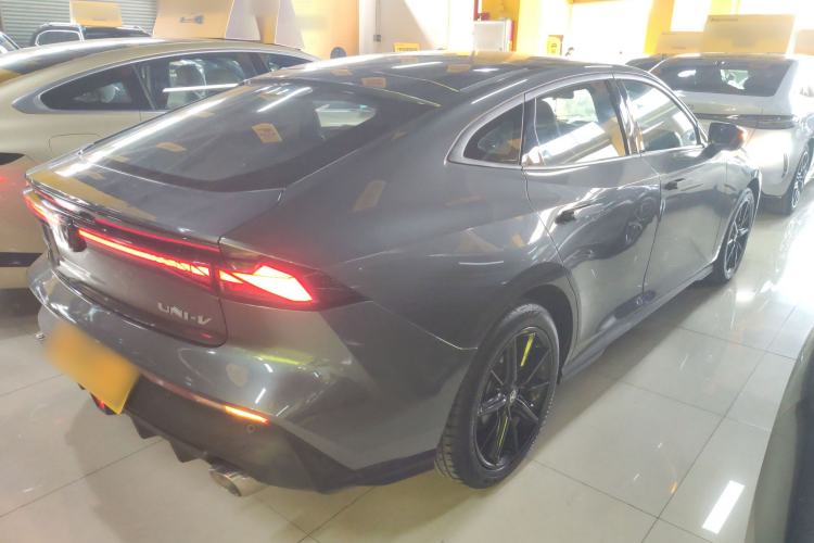 Used CHANGAN UNI-V 2023 1.5T Prestige Model Exterior 5