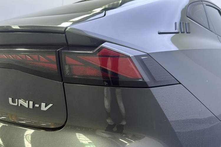 Used CHANGAN UNI-V 2023 1.5T Sport Edition Exterior 8
