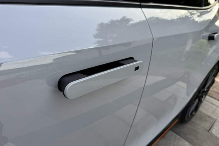 Used CHANGAN UNI-V 2023 1.5T Sport Edition Exterior 9