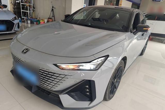 Used CHANGAN UNI-V 2023 1.5T Prestige Model