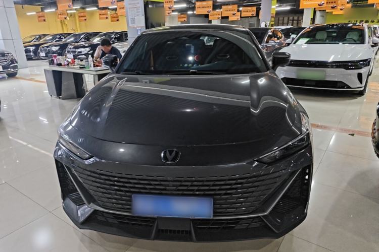 Used CHANGAN UNI-V 2023 1.5T Prestige Model Front
