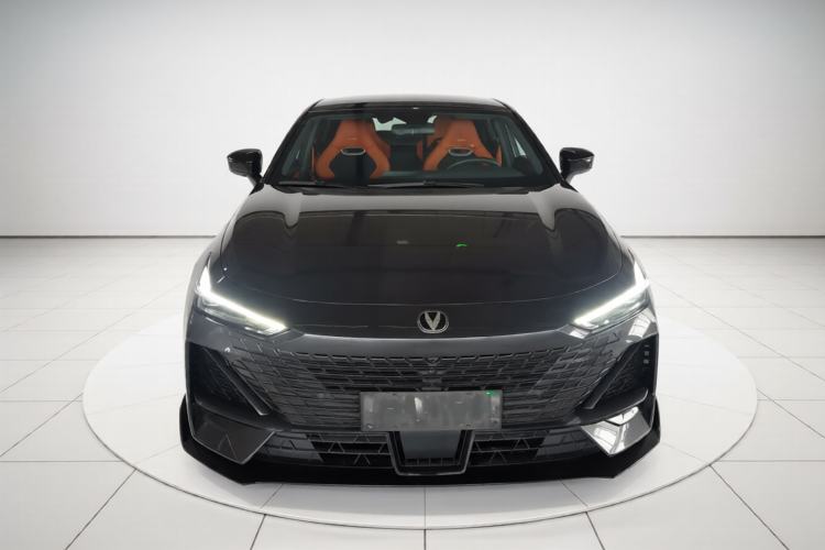 Used CHANGAN UNI-V 2023 1.5T Sport Edition Front