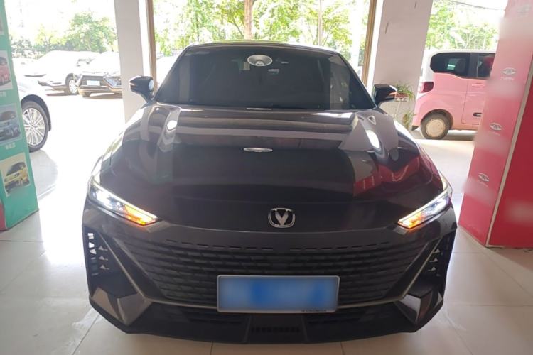 Used CHANGAN UNI-V 2023 1.5T Prestige Model Front