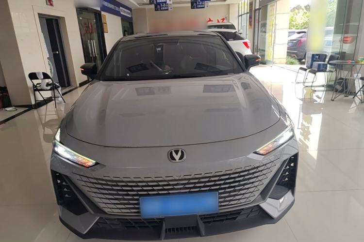 Used CHANGAN UNI-V 2023 1.5T Prestige Model Front