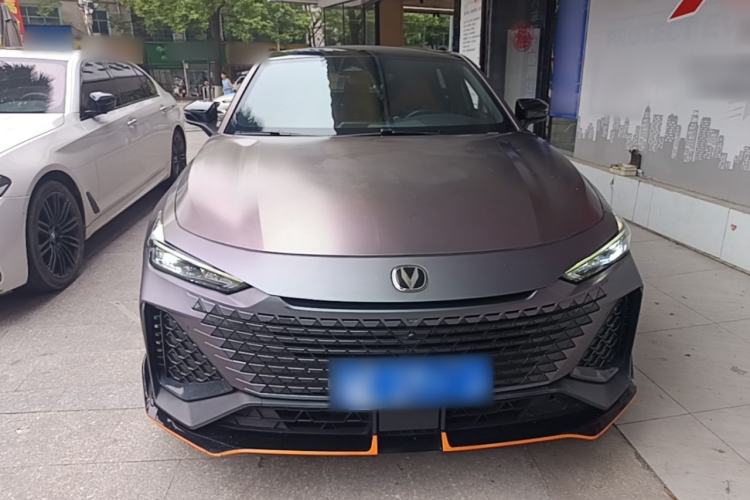 Used CHANGAN UNI-V 2023 1.5T Sport Edition Front