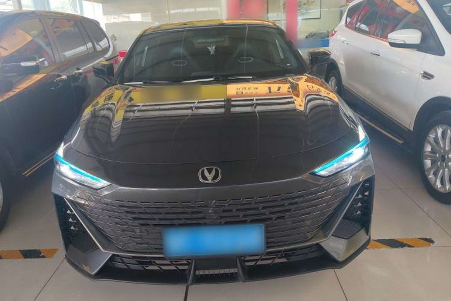 Used CHANGAN UNI-V 2023 1.5T Premium Model Front