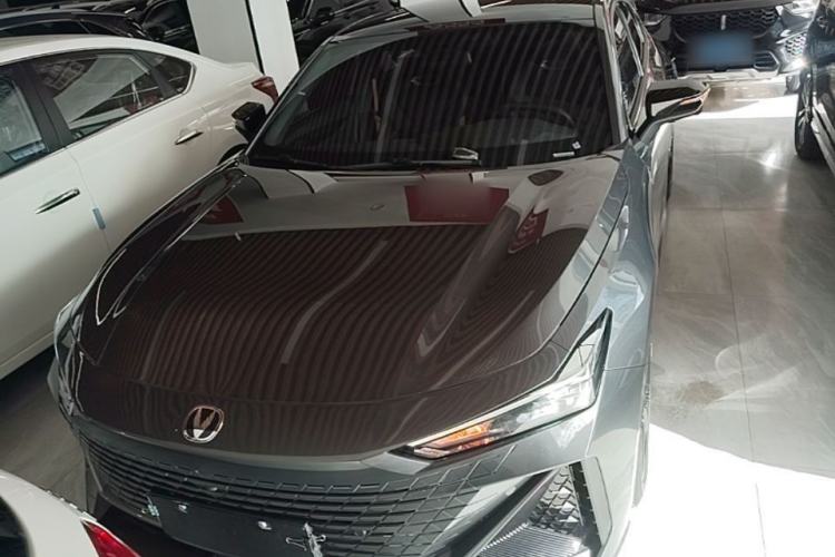 Used CHANGAN UNI-V 2023 1.5T Prestige Model Front