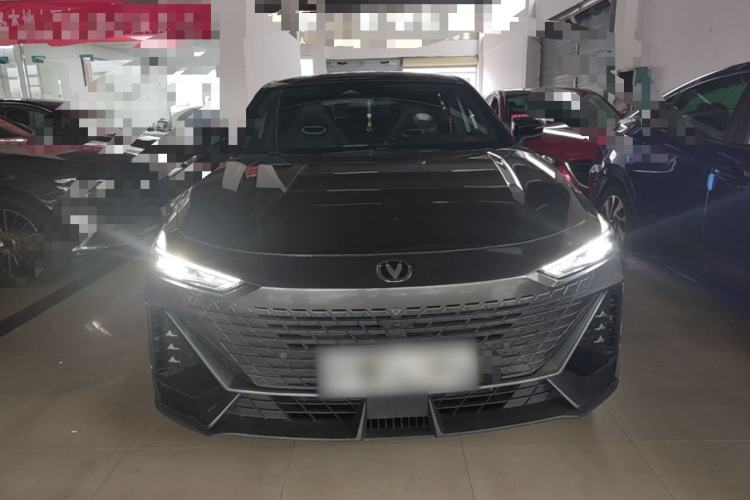 Used CHANGAN UNI-V 2023 1.5T Prestige Model Front