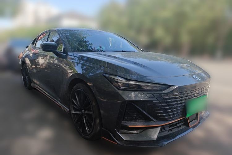 Used CHANGAN UNI-V 2023 1.5T Sport Edition Front Right 45 Deg