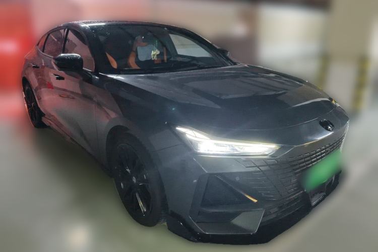 Used CHANGAN UNI-V 2023 1.5T Sport Edition Front Right 45 Deg
