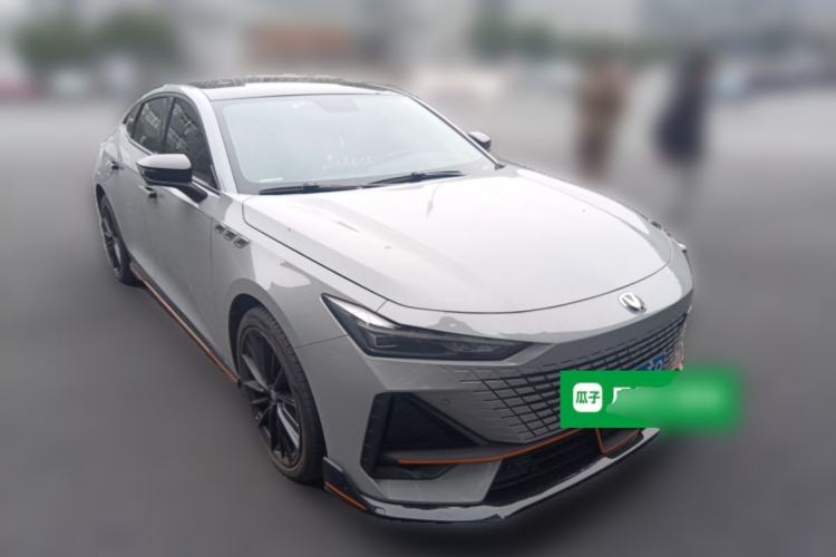 Used CHANGAN UNI-V 2023 1.5T Sport Edition Front Right 45 Deg