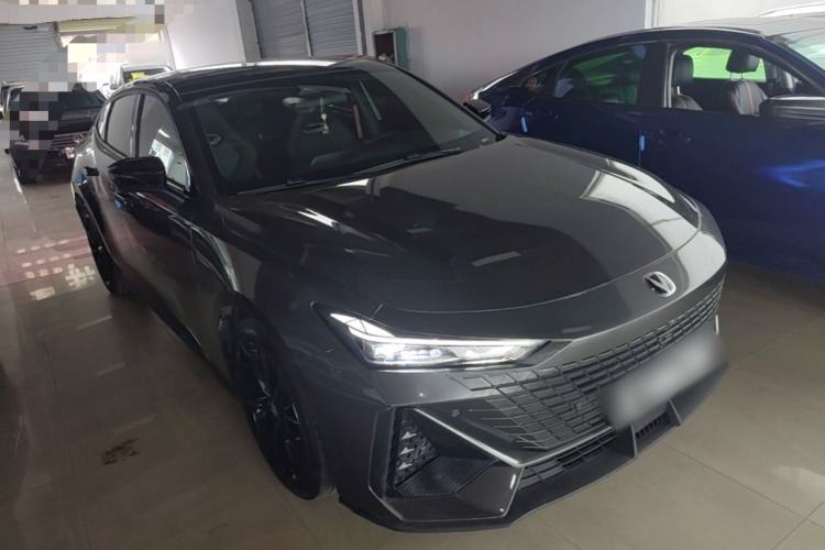 Used CHANGAN UNI-V 2023 1.5T Prestige Model Front Right 45 Deg