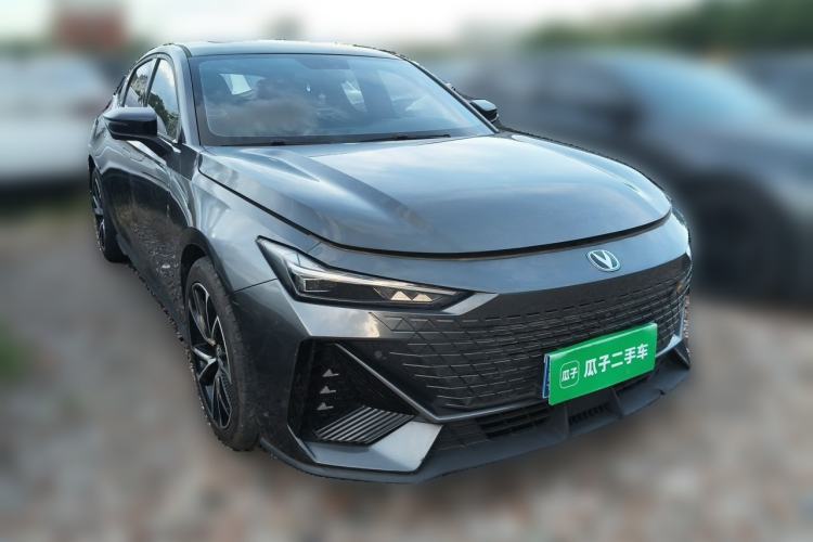 Used CHANGAN UNI-V 2023 1.5T Premium Model Front Right 45 Deg