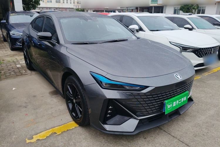 Used CHANGAN UNI-V 2023 1.5T Prestige Model Front Right 45 Deg