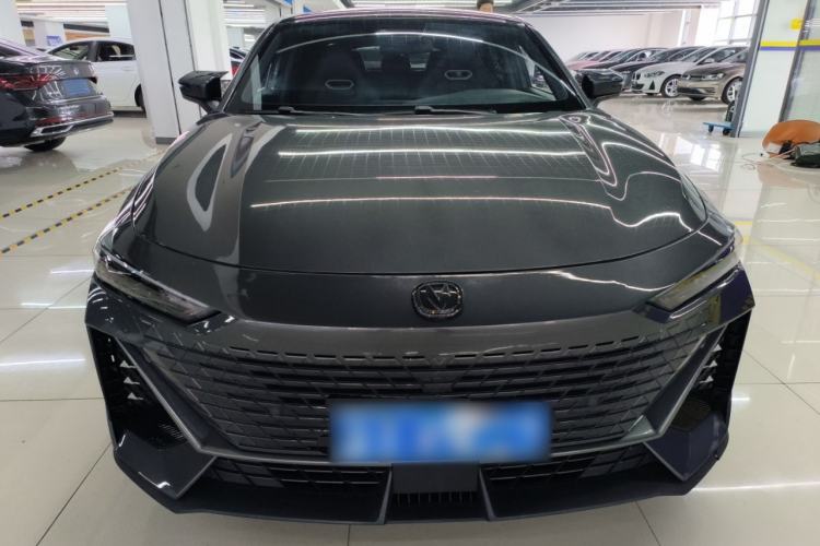 Used CHANGAN UNI-V 2023 1.5T Prestige Model Front