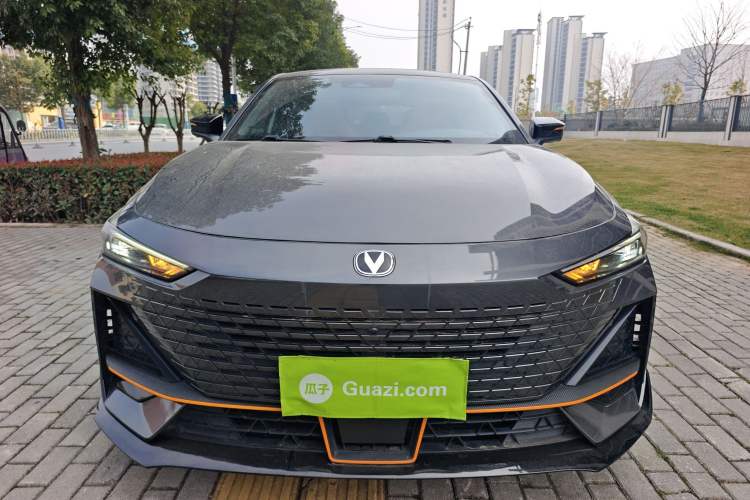 Used CHANGAN UNI-V 2023 1.5T Sport Edition Front