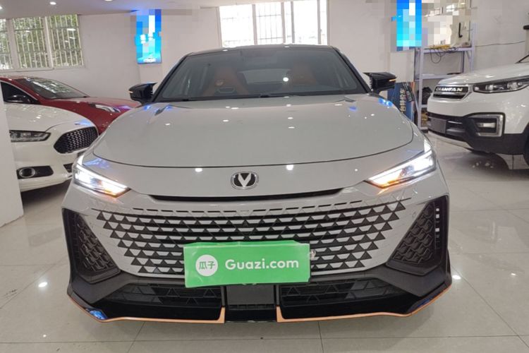 Used CHANGAN UNI-V 2023 2.0T Sport Edition Front