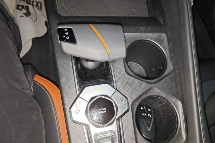 Used CHANGAN UNI-V 2023 1.5T Prestige Model Gear Lever