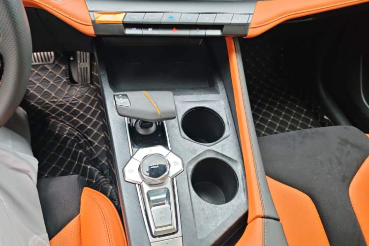 Used CHANGAN UNI-V 2023 1.5T Sport Edition Gear Lever