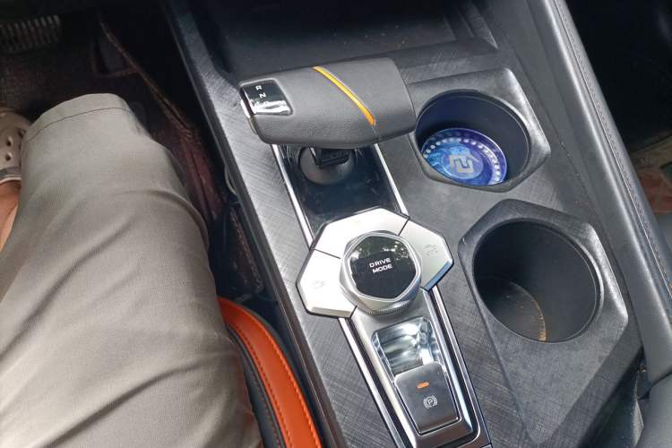 Used CHANGAN UNI-V 2023 1.5T Prestige Model Gear Lever