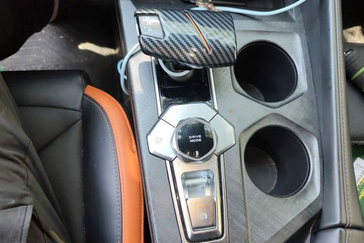 Used CHANGAN UNI-V 2023 1.5T Prestige Model Gear Lever