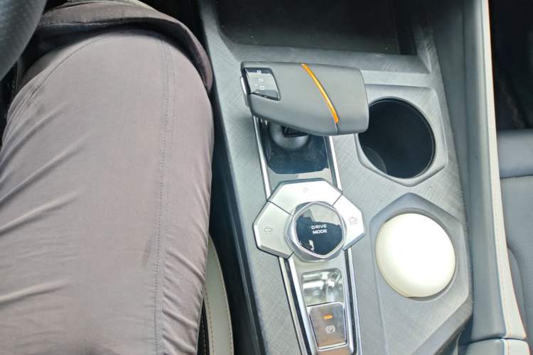 Used CHANGAN UNI-V 2023 1.5T Premium Model Gear Lever