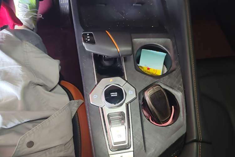 Used CHANGAN UNI-V 2023 1.5T Prestige Model Gear Lever