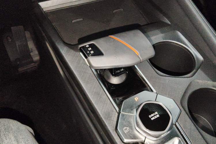 Used CHANGAN UNI-V 2023 1.5T Prestige Model Gear Lever