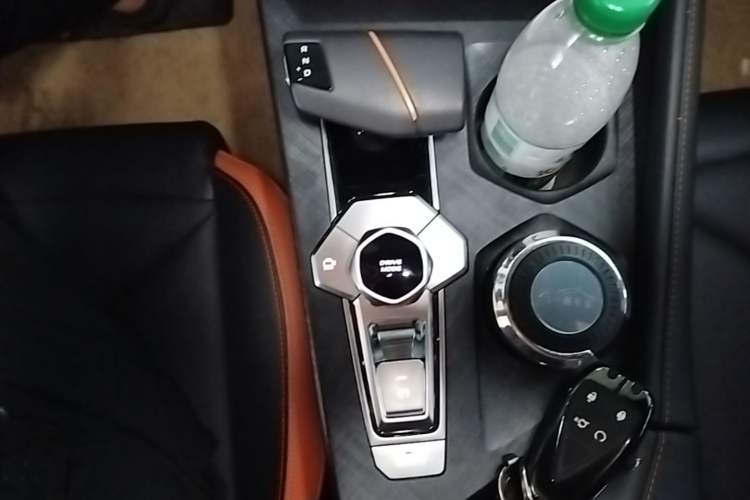 Used CHANGAN UNI-V 2023 1.5T Prestige Model Gear Lever