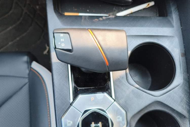 Used CHANGAN UNI-V 2023 1.5T Premium Model Gear Lever