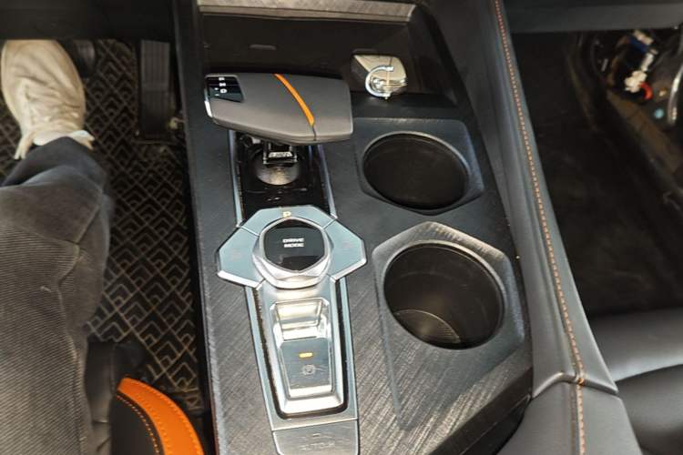 Used CHANGAN UNI-V 2023 1.5T Prestige Model Gear Lever
