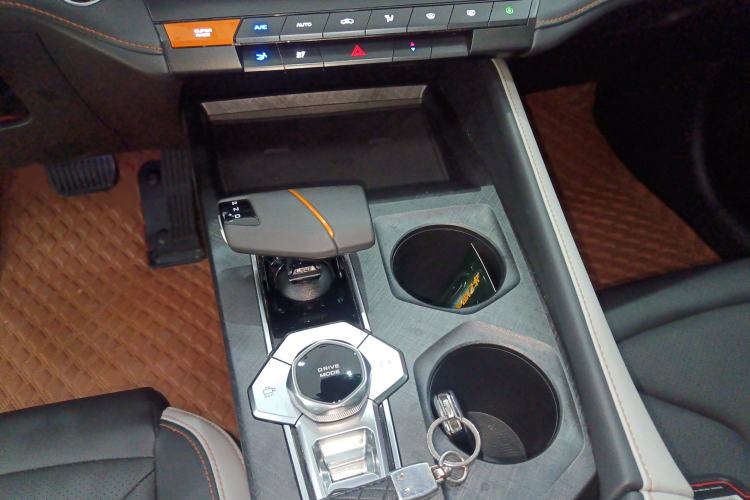 Used CHANGAN UNI-V 2023 1.5T Prestige Model Gear Lever