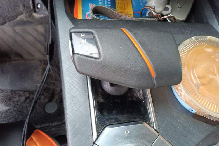 Used CHANGAN UNI-V 2023 1.5T Prestige Model Gear Lever