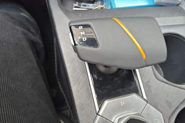 Used CHANGAN UNI-V 2023 1.5T Prestige Model Gear Lever