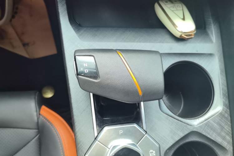 Used CHANGAN UNI-V 2023 1.5T Prestige Model Gear Lever