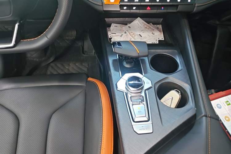 Used CHANGAN UNI-V 2023 1.5T Prestige Model Gear Lever