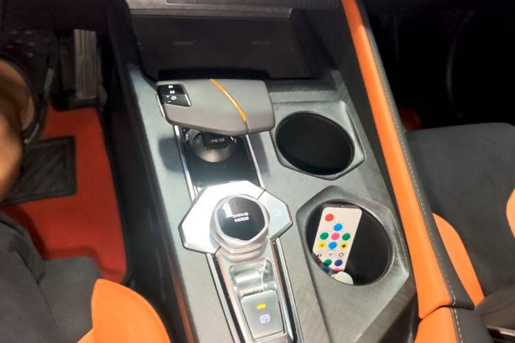 Used CHANGAN UNI-V 2023 1.5T Sport Edition Gear Lever
