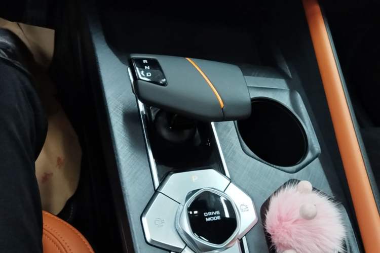 Used CHANGAN UNI-V 2023 1.5T Sport Edition Gear Lever