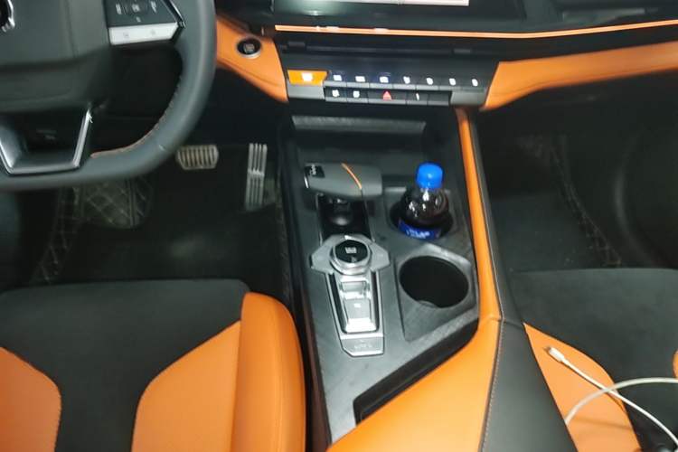 Used CHANGAN UNI-V 2023 1.5T Sport Edition Gear Lever