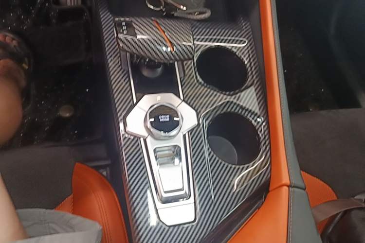 Used CHANGAN UNI-V 2023 1.5T Sport Edition Gear Lever