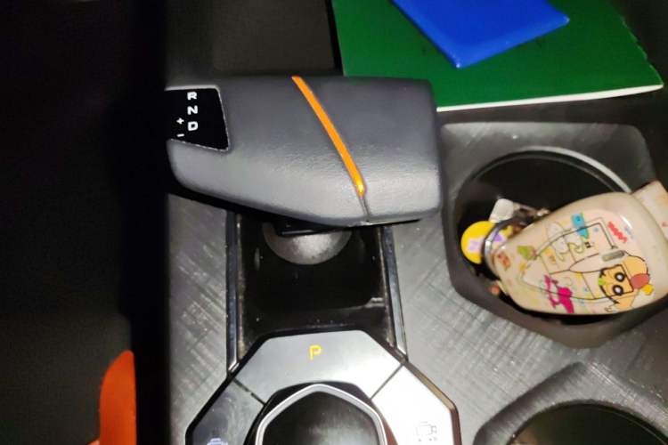Used CHANGAN UNI-V 2023 2.0T Leading-Speed Edition Gear Lever