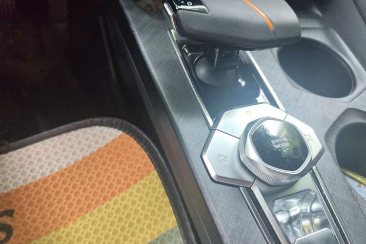 Used CHANGAN UNI-V 2023 1.5T Prestige Model Gear Lever