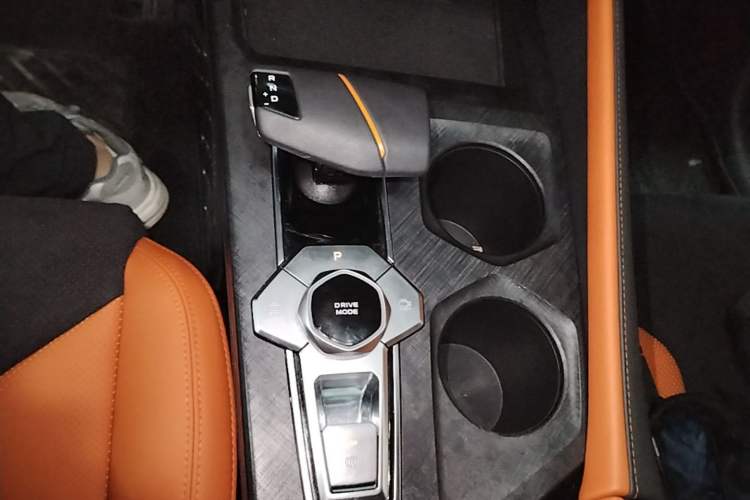 Used CHANGAN UNI-V 2023 1.5T Sport Edition Gear Lever