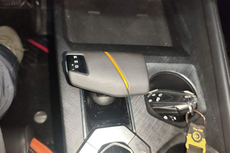 Used CHANGAN UNI-V 2023 1.5T Prestige Model Gear Lever