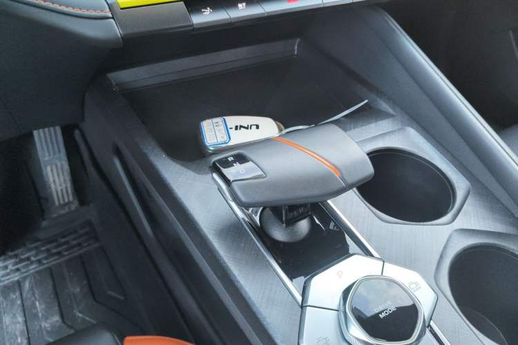 Used CHANGAN UNI-V 2023 1.5T Premium Model Gear Lever