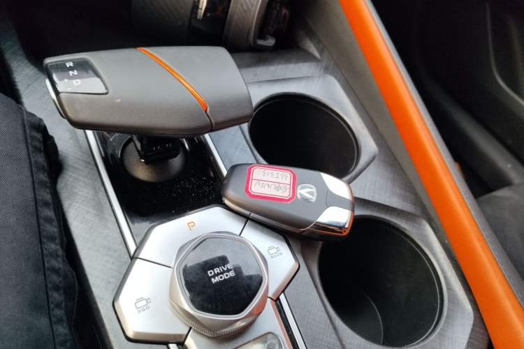 Used CHANGAN UNI-V 2023 1.5T Sport Edition Gear Lever