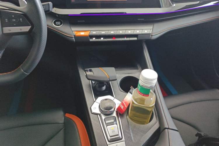 Used CHANGAN UNI-V 2023 1.5T Prestige Model Gear Lever