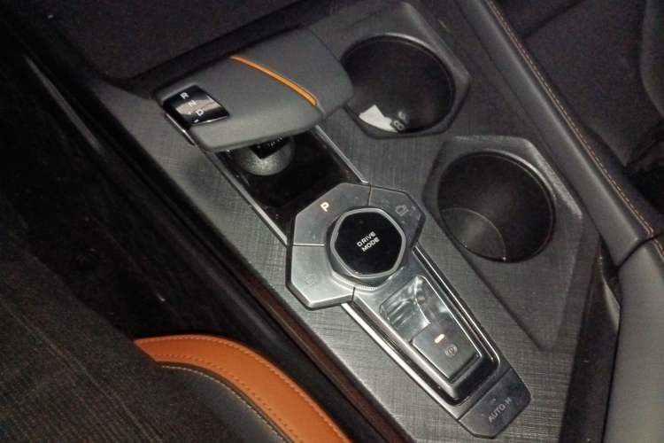 Used CHANGAN UNI-V 2023 1.5T Prestige Model Gear Lever